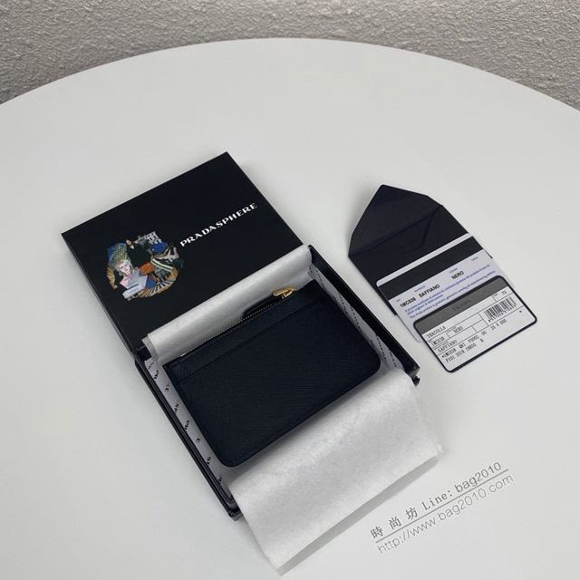 prada卡包 普拉達專櫃最新爆款 Saffiano皮革卡片夾 1MC038 prada爆款女士卡包  pyd2145